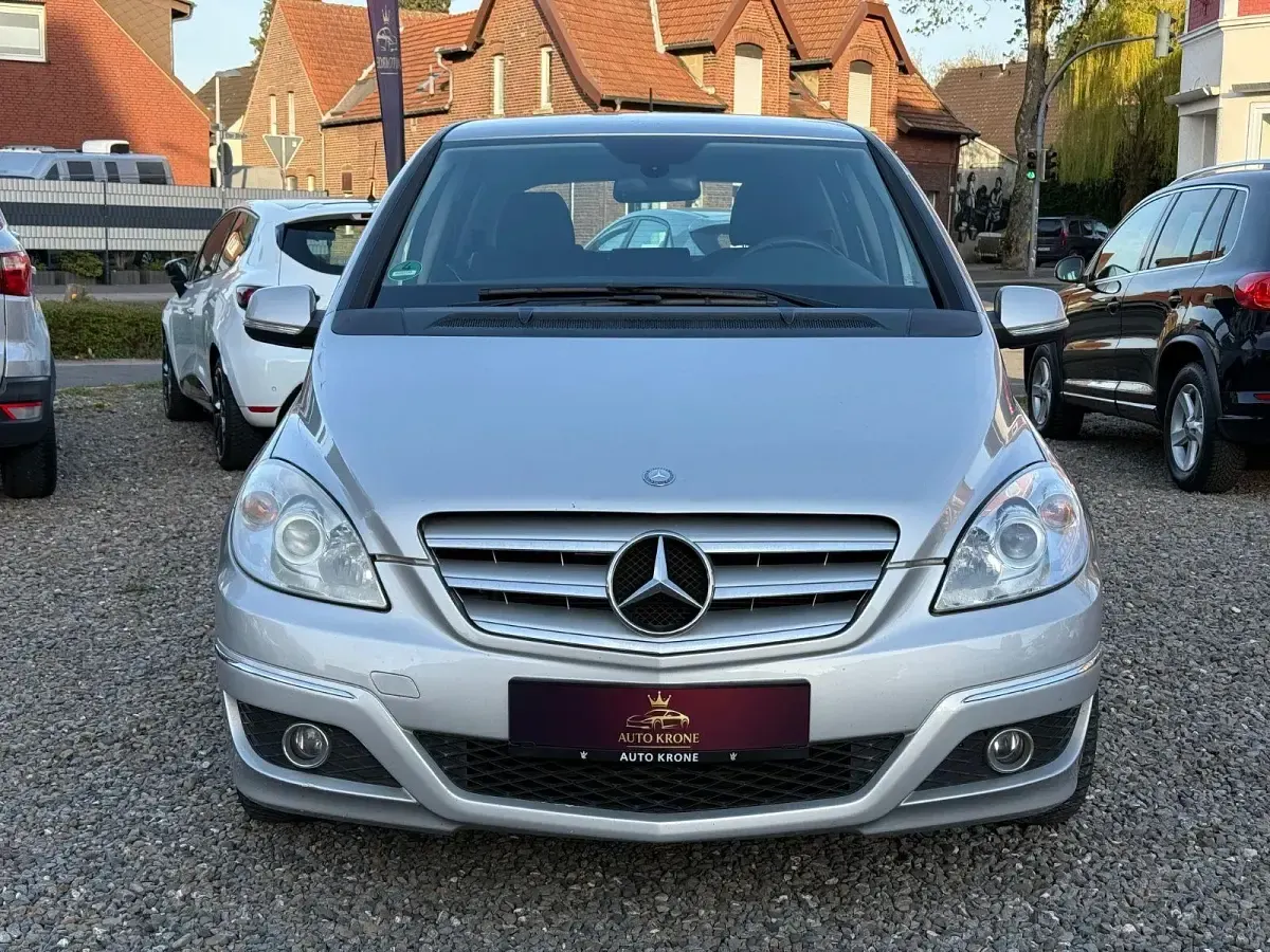 Gebraucht Mercedes B160 95 PS (69 kW) 2011 Silber Kleinwagen