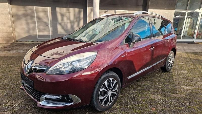 Rot Gebraucht 2015 Renault Scénic III Bose Edition Van / Kleinbus | 6.900 € (Fairer Preis) - Bild 1/4