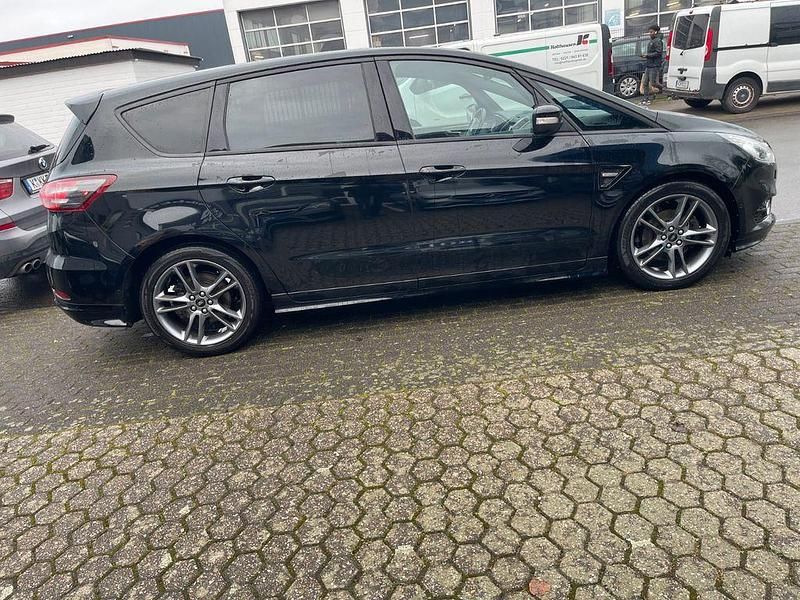 Gebraucht Ford S-MAX ST-Line 241 PS (177 kW) 2019 Schwarz Van / Kleinbus