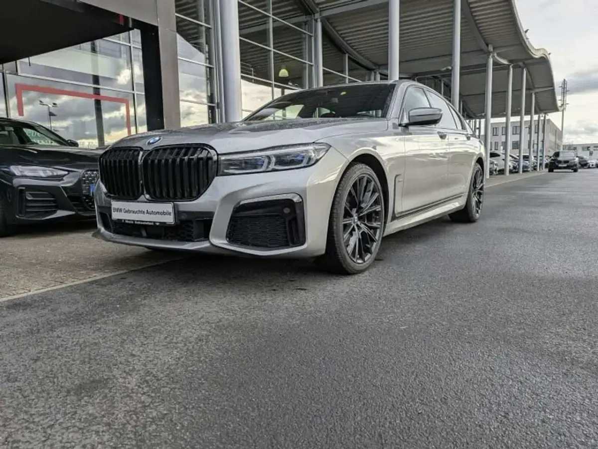 Gebraucht BMW 730 M Sport 286 PS (210 kW) 2022 Donington grau metallic Limousine