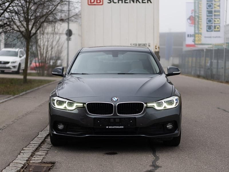 Gebraucht BMW 320 Advantage 190 PS (139 kW) 2018 Grau Kombi