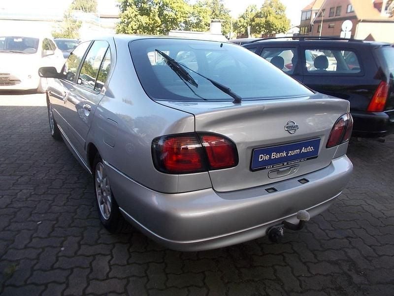Gebraucht Nissan Primera Visia 116 PS (85 kW) 2002 Silber Limousine