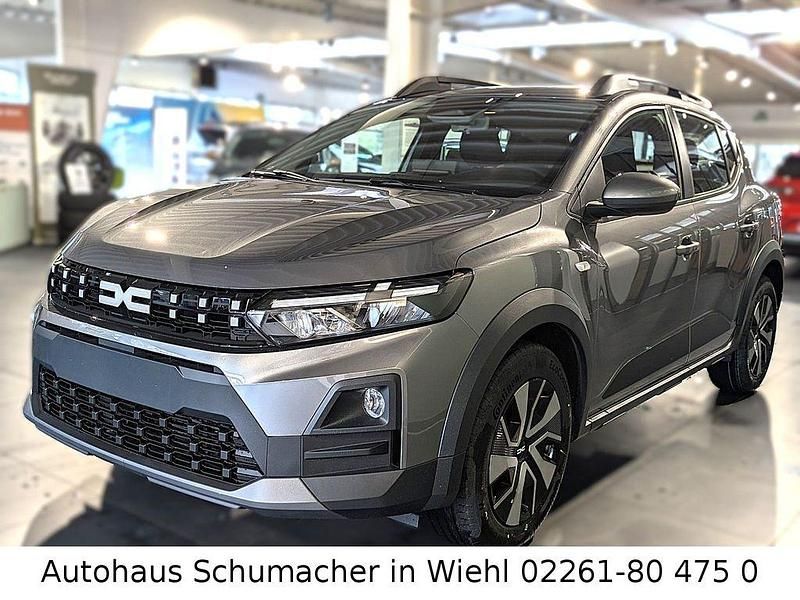 Neu Dacia Sandero Expression 110 PS (80 kW) 2026 Grau Limousine