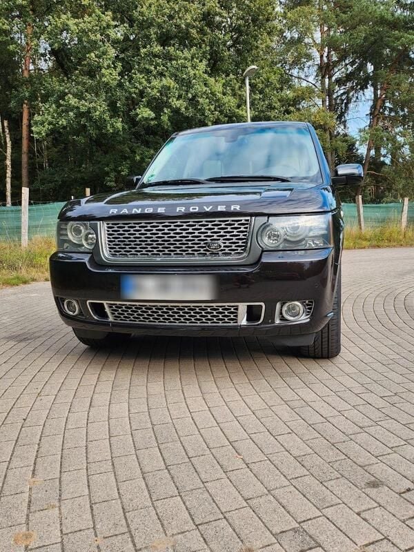Braun Gebraucht 2011 Land Rover Range Rover Vogue SUV | 15.000 € (Superpreis) - Bild 1/4
