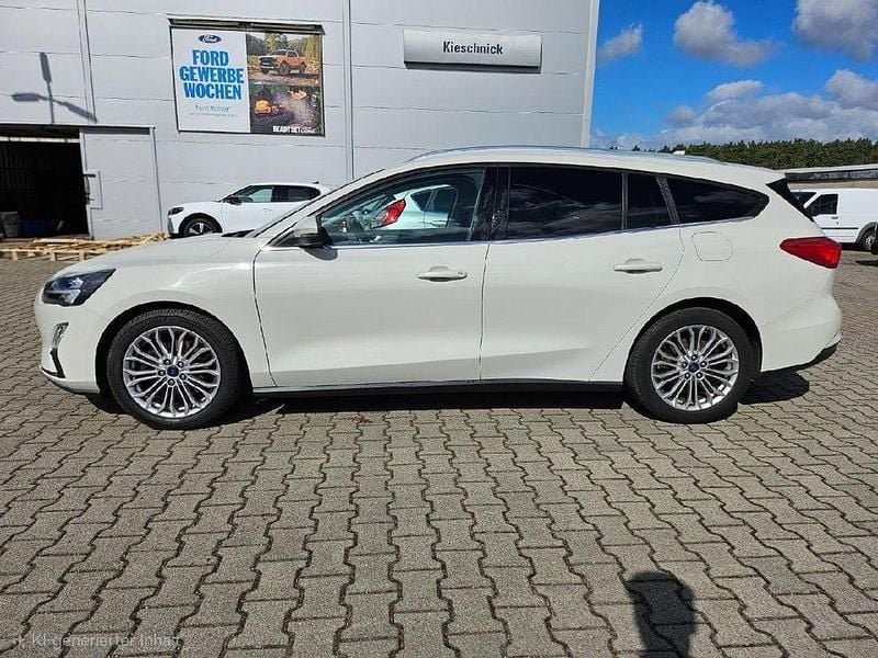 Używany Ford Focus Titanium 150 KM (110 kW) 2020 Biały Sedan/Limuzyna