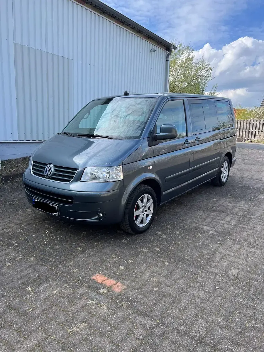 Gebraucht VW T5 United 174 PS (127 kW) 2008 Grau Van