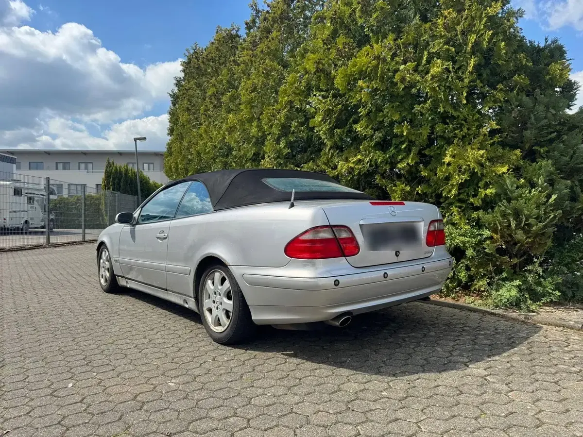 Gebraucht Mercedes CLK230 Avantgarde 197 PS (144 kW) 2001 Silber Cabrio