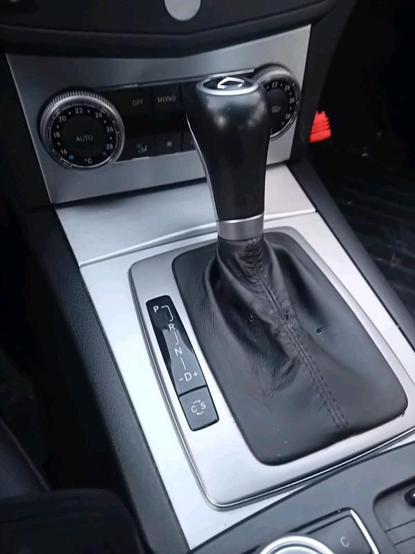 Gebraucht Mercedes 200 184 PS (135 kW) 2010 Grau Limousine