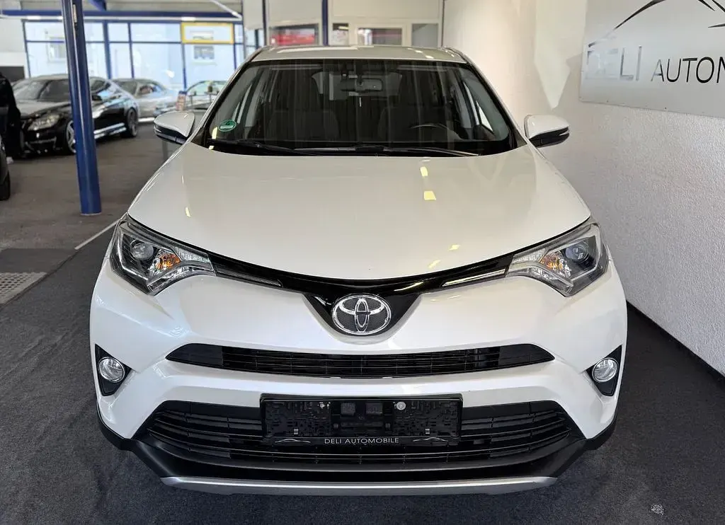 Gebraucht Toyota RAV4 Edition-S 143 PS (105 kW) 2016 Weiß SUV