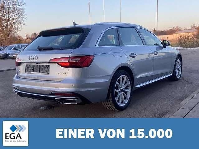 Gebraucht Audi A4 Advanced 204 PS (150 kW) 2023 Silber metallic Kombi