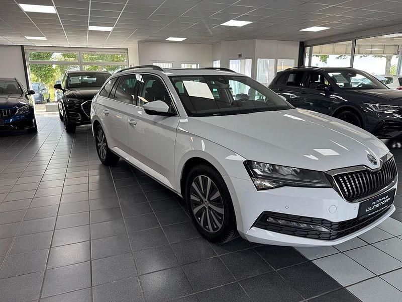 Gebraucht Skoda Superb Ambition 200 PS (147 kW) 2022 Weiß Kombi