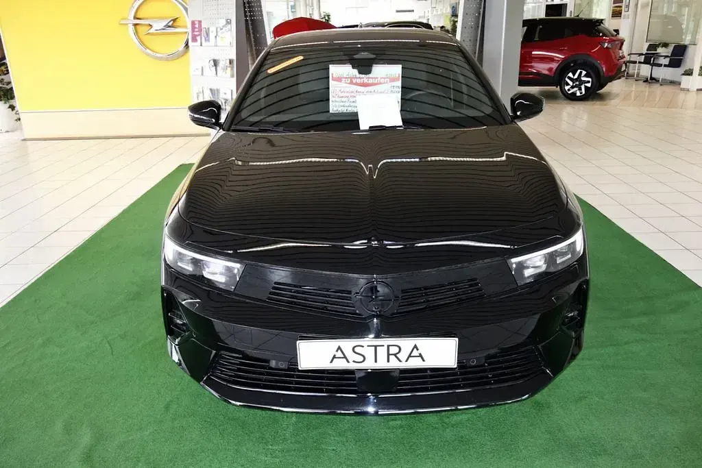 Gebraucht Opel Astra 131 PS (96 kW) 2025 Schwarz Kleinwagen