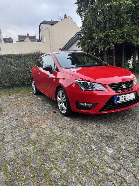 Rot Gebraucht 2015 Cupra Ibiza Kleinwagen | 9.900 € (Fairer Preis) - Bild 1/4