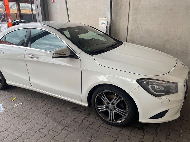 Gebraucht Mercedes CLA200 156 PS (114 kW) 2015 Weiß Coupé