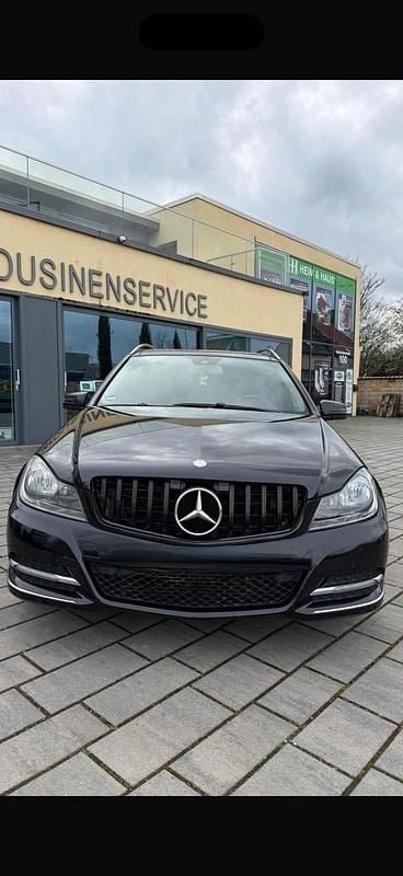 Gebraucht Mercedes C220 170 PS (125 kW) 2012 Schwarz Kombi
