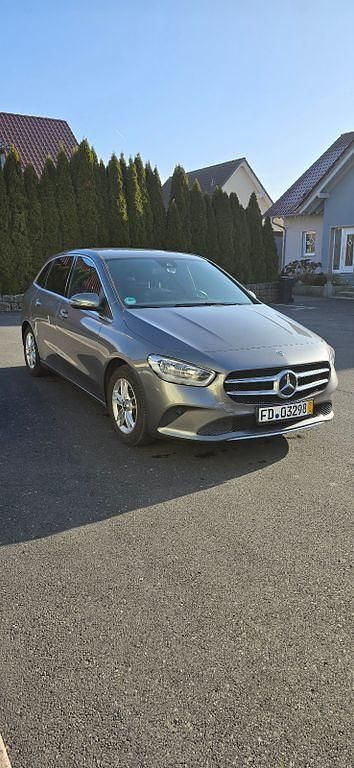 Gebraucht Mercedes B160 109 PS (80 kW) 2019 Grau Van / Kleinbus