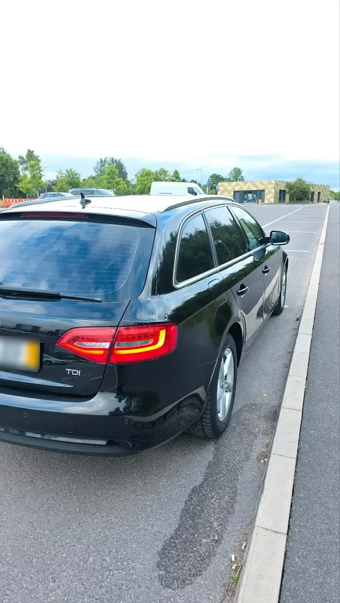 Gebraucht Audi A4 150 PS (110 kW) 2012 Schwarz Kombi