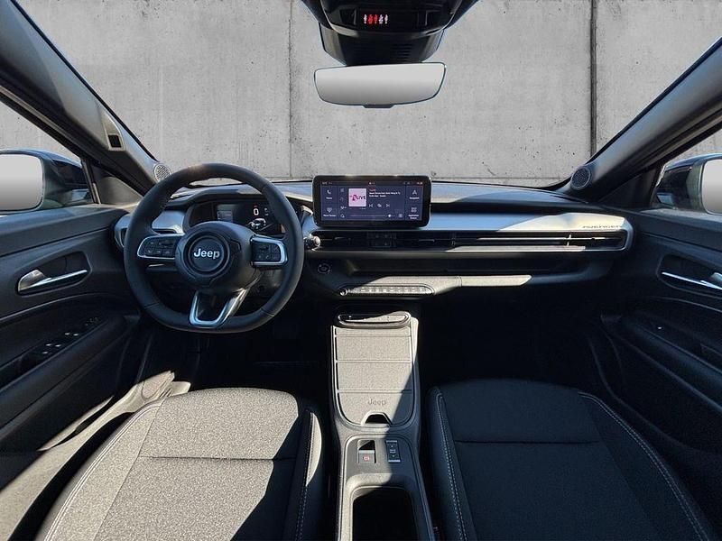 Neu Jeep Avenger 110 PS (80 kW) 2026 Schwarz SUV