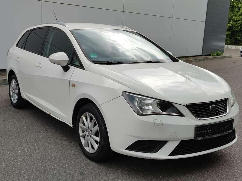 Weiß Gebraucht 2013 Seat Ibiza ST Style Kombi | 2.399 € (Guter Preis) - Bild 1/4