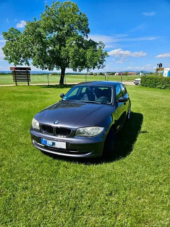 Gebraucht BMW 116 122 PS (89 kW) 2008 Grau Kleinwagen
