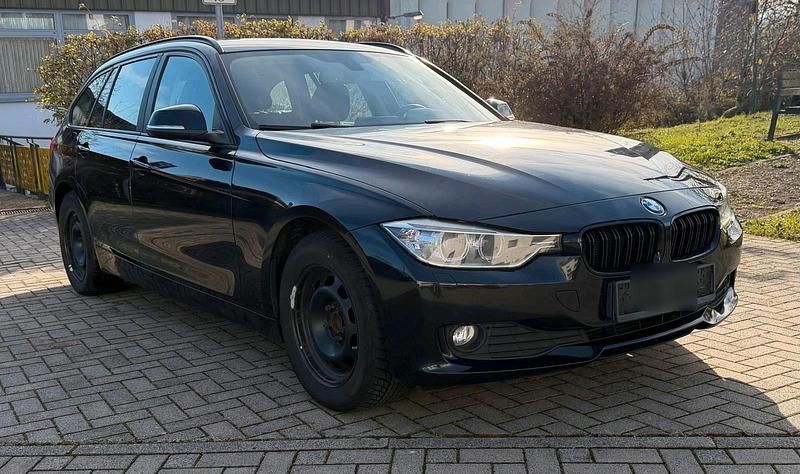 Schwarz Gebraucht 2013 BMW 318 Kombi | 6.399 € (Etwas zu teuer) - Bild 1/4