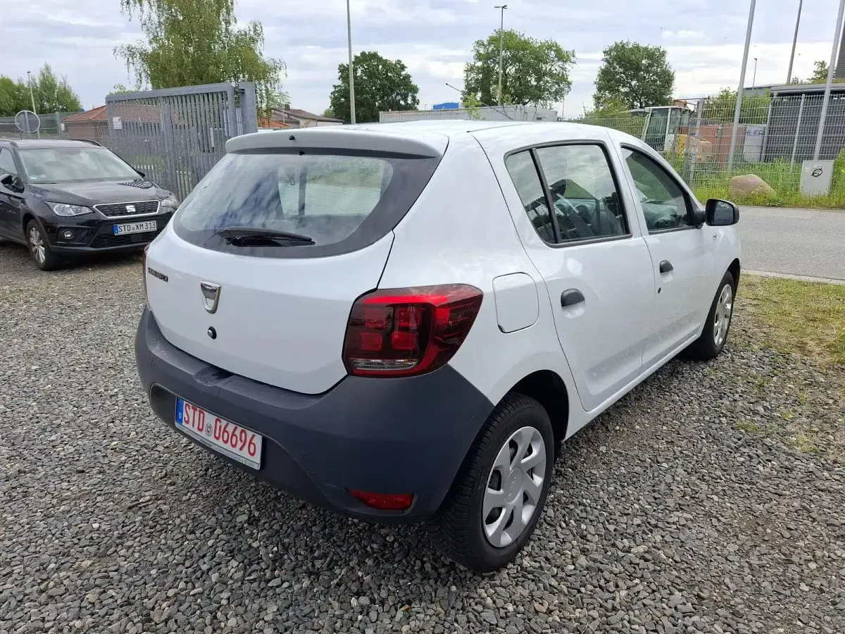 Gebraucht Dacia Sandero Acces 73 PS (53 kW) 2018 Weiß Limousine