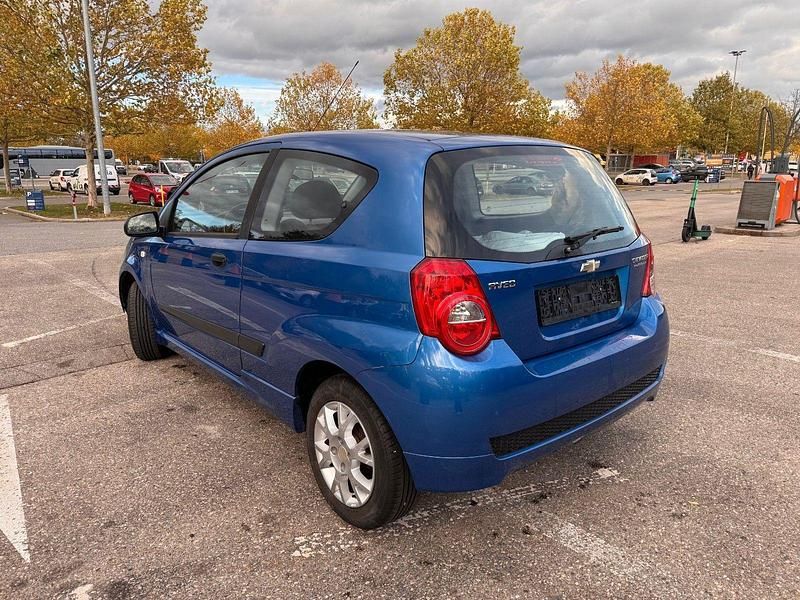 Gebraucht Chevrolet Aveo 84 PS (61 kW) 2010 Blau Kleinwagen