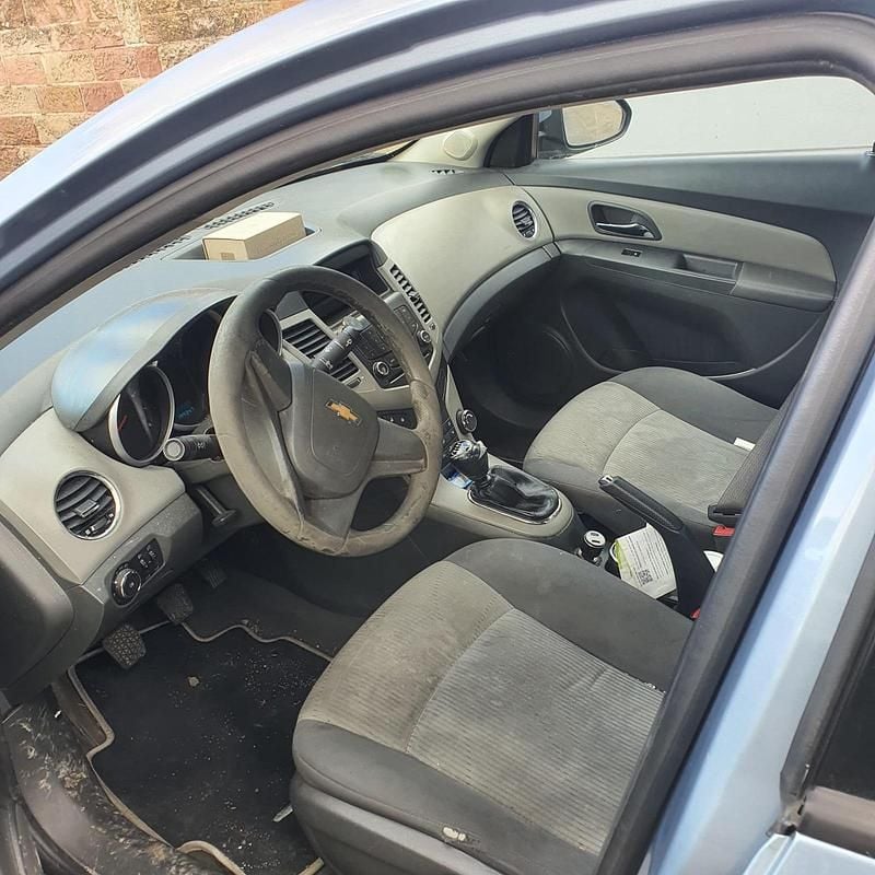 Gebraucht Chevrolet Cruze 105 PS (77 kW) 2010 Blau Limousine