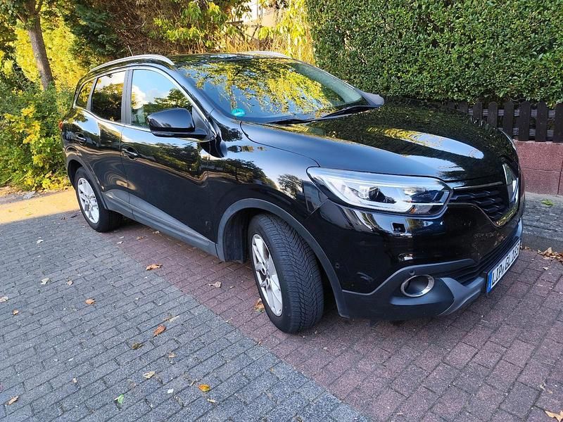 Schwarz Gebraucht 2016 Renault Kadjar Bose Edition SUV | 11.750 € (Teuer) - Bild 1/4