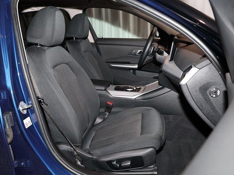 Gebraucht BMW 320 Performance 184 PS (135 kW) 2023 Phytonicblau Kombi