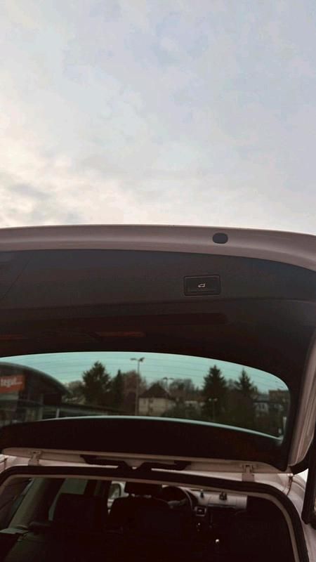 Gebraucht VW Touareg 204 PS (150 kW) 2012 Weiß SUV