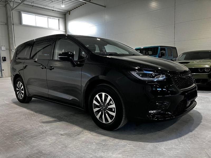 Gebraucht Chrysler Pacifica 291 PS (214 kW) 2024 Schwarz Van / Kleinbus