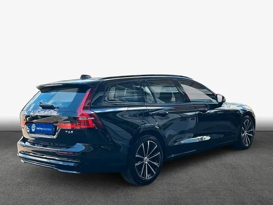 Gebraucht Volvo V60 Plus 349 PS (256 kW) 2024 Schwarz Kombi