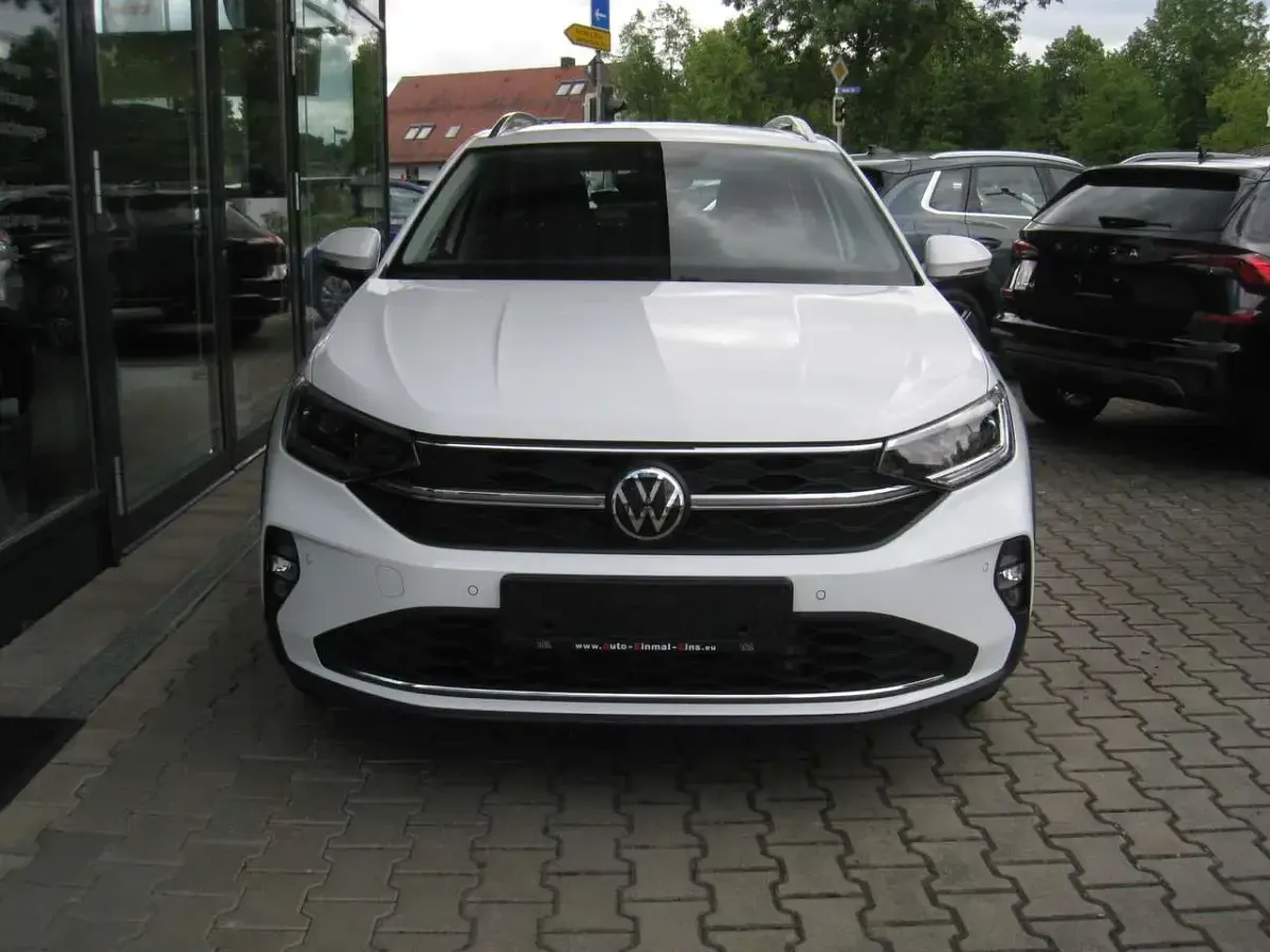 Gebraucht VW Taigo Style 150 PS (110 kW) 2023 Purewhite SUV