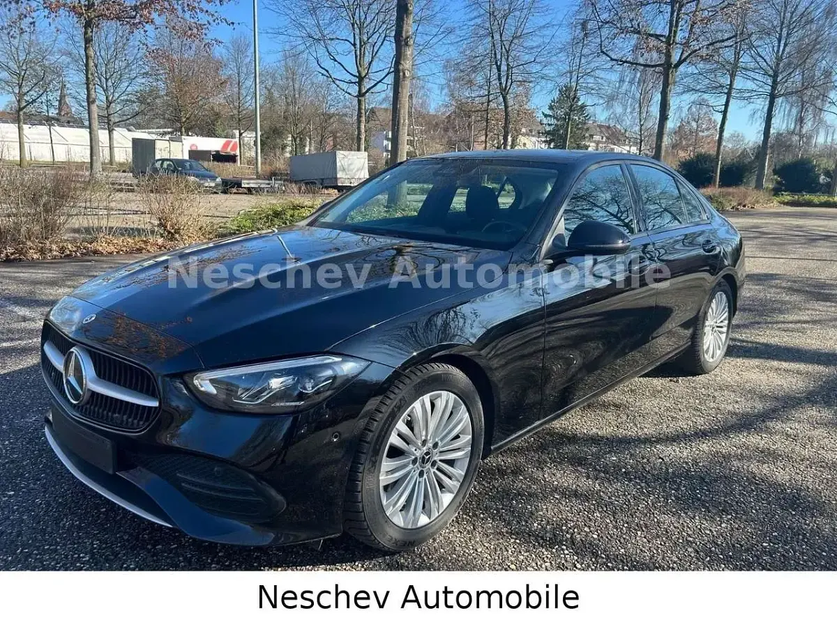 Gebraucht Mercedes C200 Premium 163 PS (119 kW) 2023 Schwarz Limousine