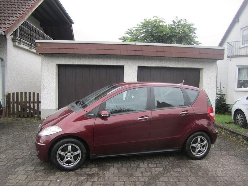 Rot Gebraucht 2005 Mercedes A150 Limousine | 4.990 € (Fairer Preis) - Bild 1/4