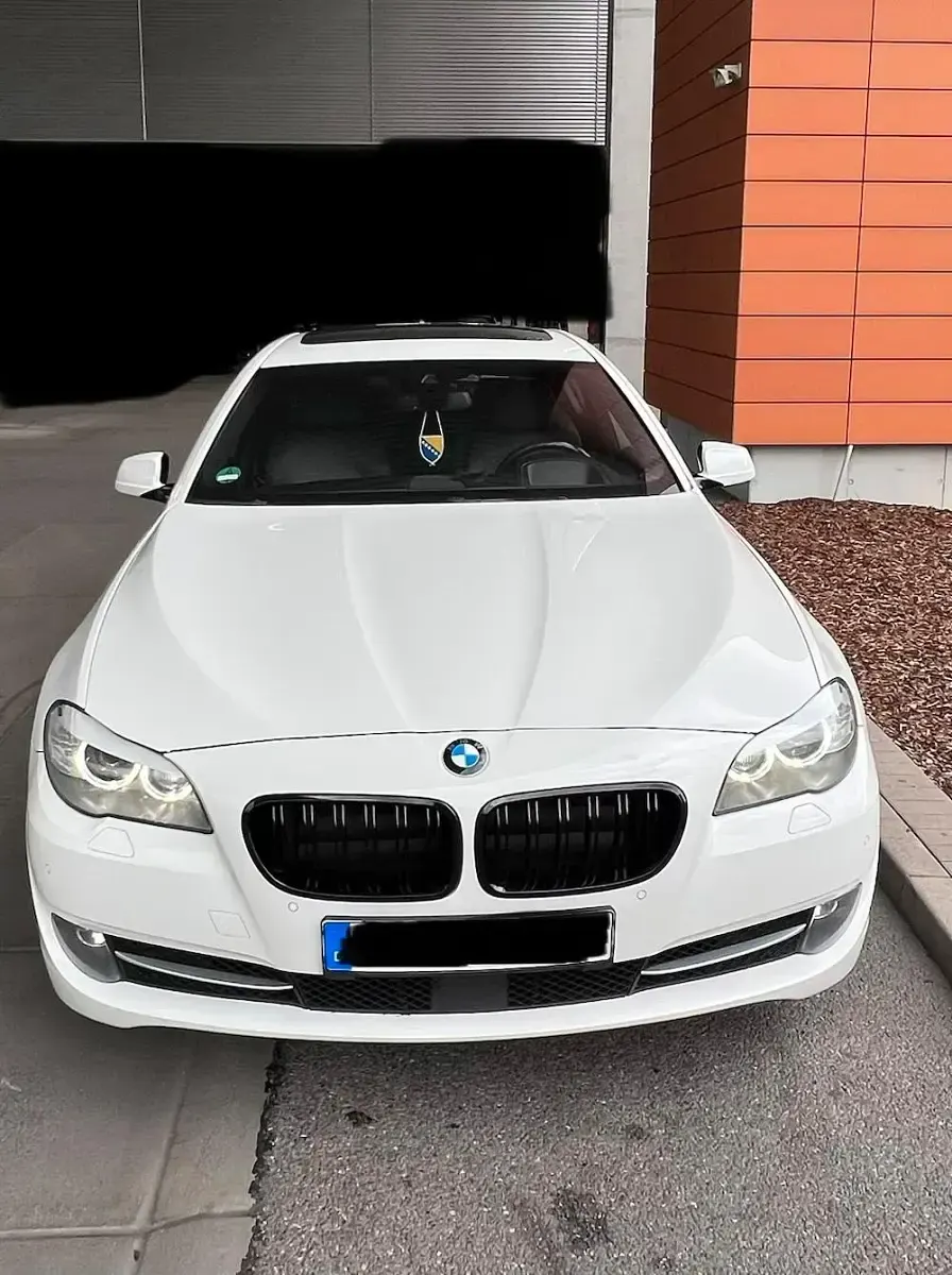 Gebraucht BMW 530 258 PS (189 kW) 2013 Weiß Limousine