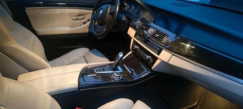 Gebraucht BMW 528 258 PS (189 kW) 2010 Braun Kombi