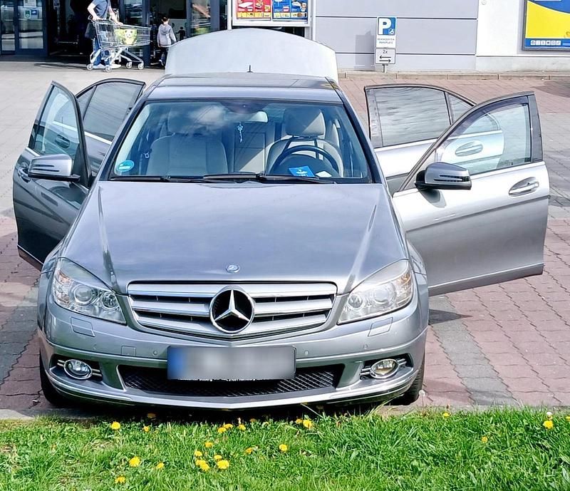 Gebraucht Mercedes C250 204 PS (150 kW) 2010 Grau Limousine
