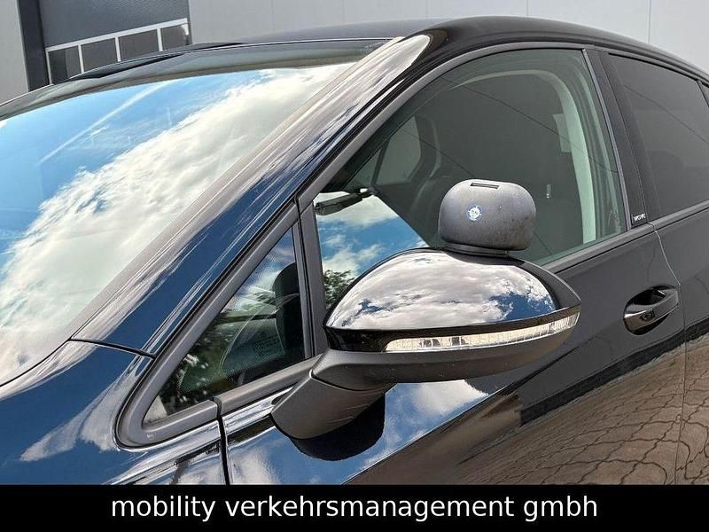Gebraucht VW Golf VIII Move 116 PS (85 kW) 2024 Schwarz Kombi