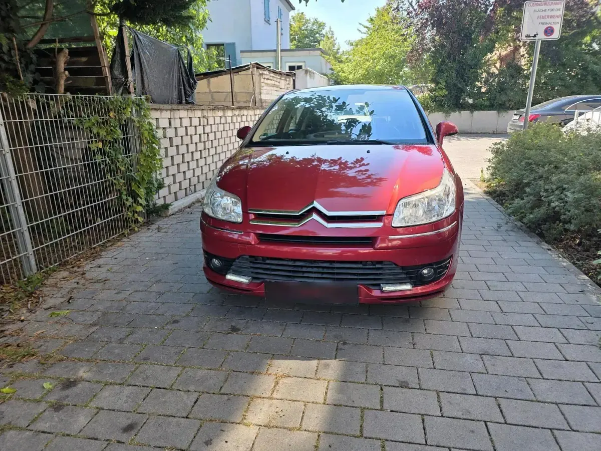 Gebraucht Citroën C4 109 PS (80 kW) 2008 Rot Limousine
