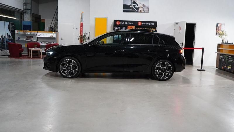 Gebraucht Opel Astra Ultimate 131 PS (96 kW) 2024 Schwarz Limousine