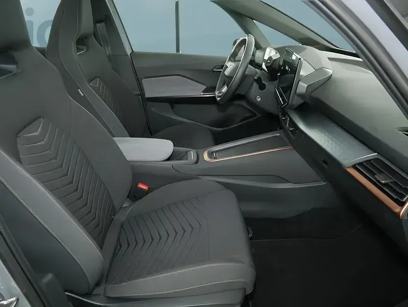 Second-hand Cupra Born 150 kW (204 CP) 2024 Gri Hatchback