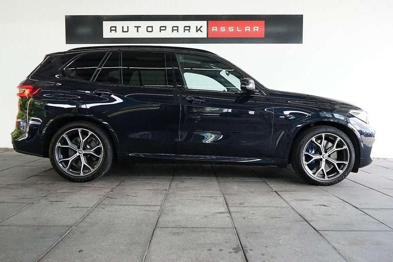 Carbonschwarz Gebraucht 2022 BMW X5 M SUV | 64.880 € (Guter Preis) - Bild 1/4