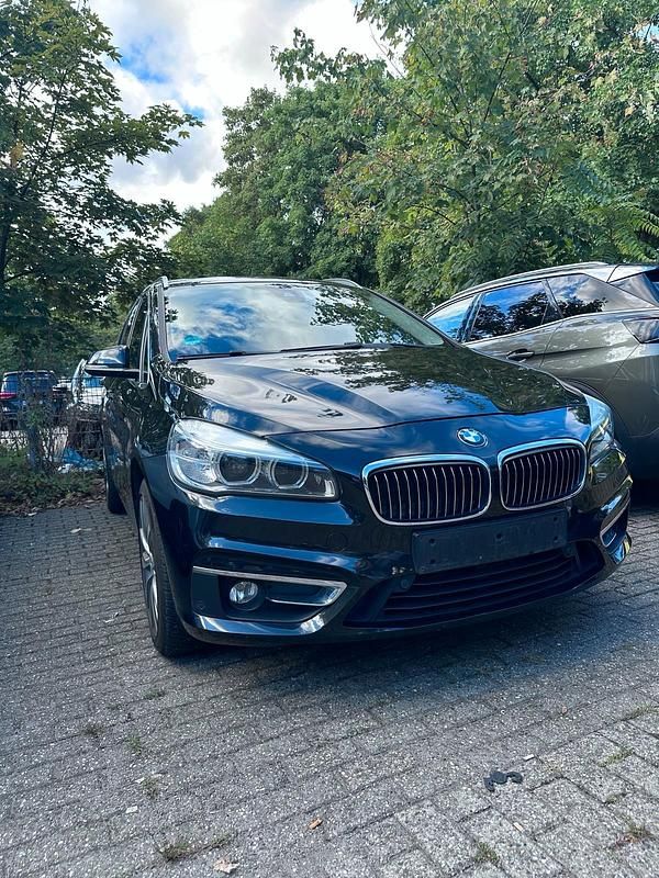 Schwarz Gebraucht 2015 BMW 220 Gran Tourer Van / Kleinbus | 17.900 € - Bild 1/4