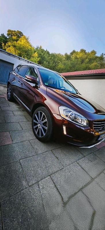 Braun Gebraucht 2013 Volvo XC60 SUV | 17.299 € (Etwas zu teuer) - Bild 1/4