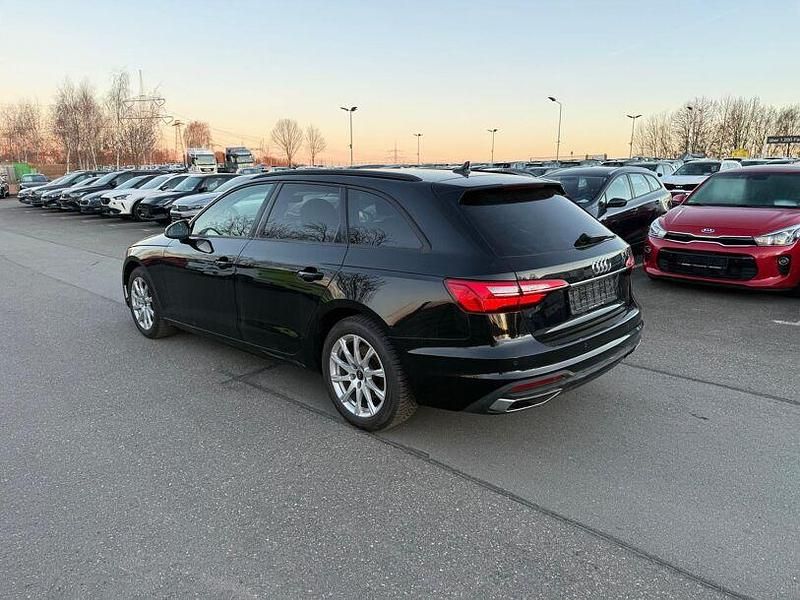 Gebraucht Audi A4 Comfort 150 PS (110 kW) 2022 Mythosschwarz metallic Kombi