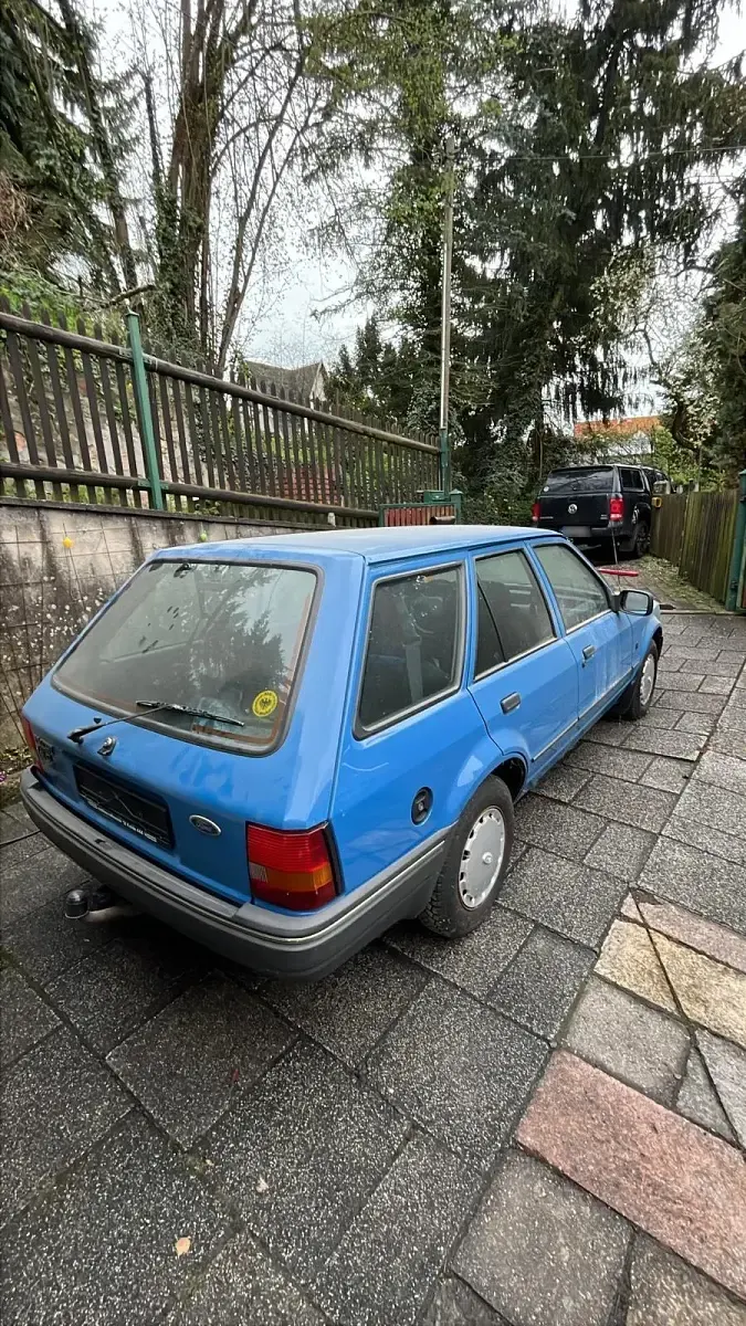 Gebraucht Ford Escort 74 PS (54 kW) 1989 Blau Kombi