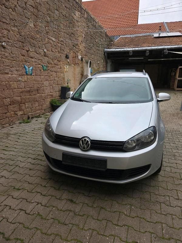 Second-hand VW Golf VI 105 CP (77 kW) 2010 Argintiu Hatchback