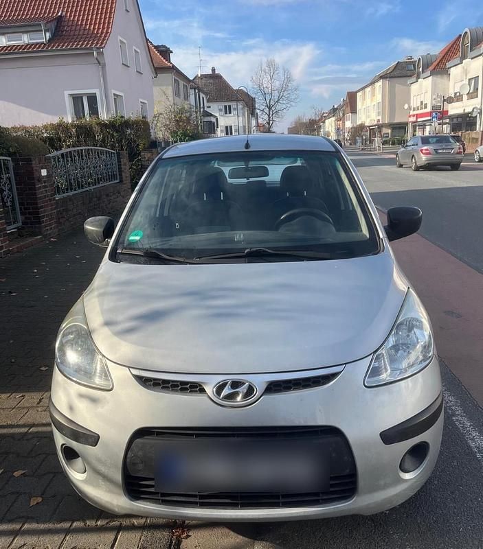 Gebraucht Hyundai i10 75 PS (55 kW) 2010 Silber Kleinwagen